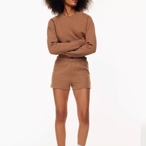 TNA by Aritizia Cozy Fleece Perfect Hi-Rise 3" Sweatshort. - Picture 1 of 9